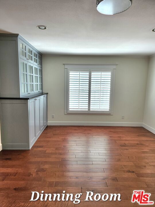 857 S Norton Avenue, Los Angeles CA: https://media.crmls.org/mediaz/068fe9c7-2d4a-4aab-aafb-16bcfb94ac45.jpg