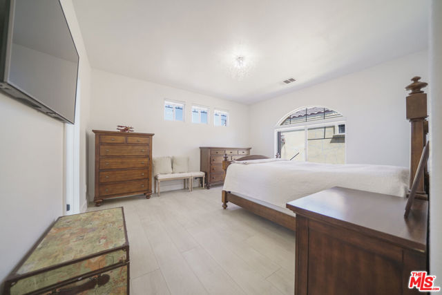 8004 Rose Street, Paramount CA: https://media.crmls.org/mediaz/06914364-e6e9-422b-a20a-054ba090f23f.jpg