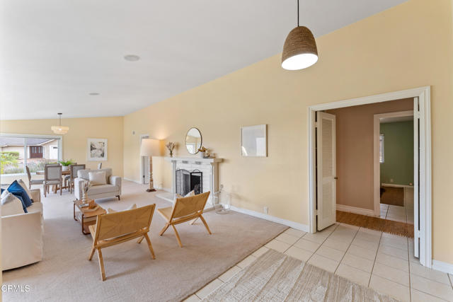 7017 Sonora Court, Ventura CA: https://media.crmls.org/mediaz/0691e05a-d763-4860-b633-dcbb036ab4a7.jpg