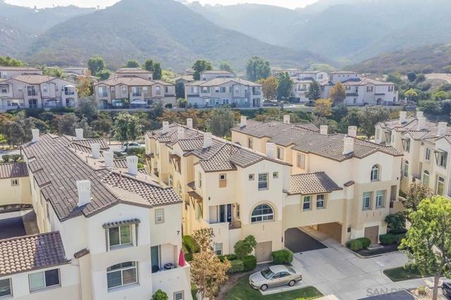 538 Almond Road, San Marcos, California 92078, 3 Bedrooms Bedrooms, ,3 BathroomsBathrooms,Condominium,For Sale,Almond Road,250019377SD