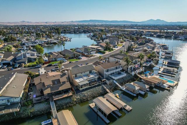 5067 Cabrillo, Discovery Bay CA: https://media.crmls.org/mediaz/0692c386-ebdf-4ea8-94f8-11adc68e4c45.jpg