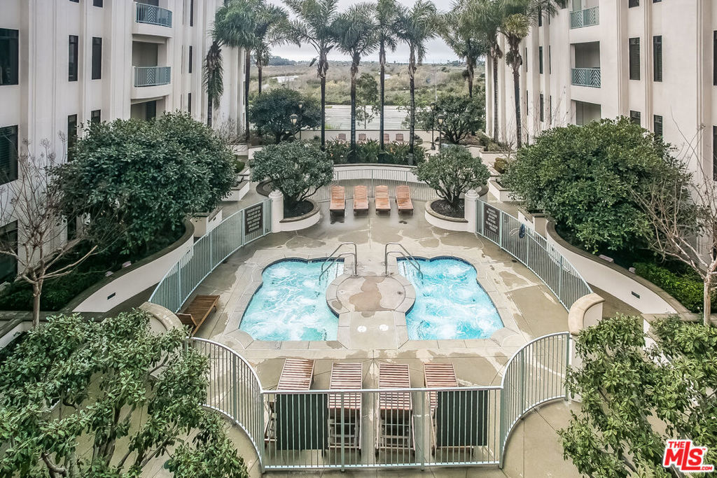https://media.crmls.org/mediaz/0693429a-1eab-4f37-a4c6-288524883eb6.jpg?preset=X-Large
