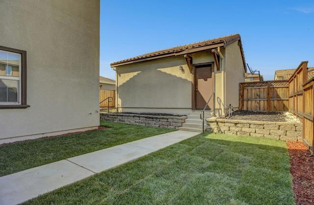 1683 S Ginzburg Street, Mountain House CA: https://media.crmls.org/mediaz/0693c392-7a66-4123-9137-f772d3b8d9ae.jpg