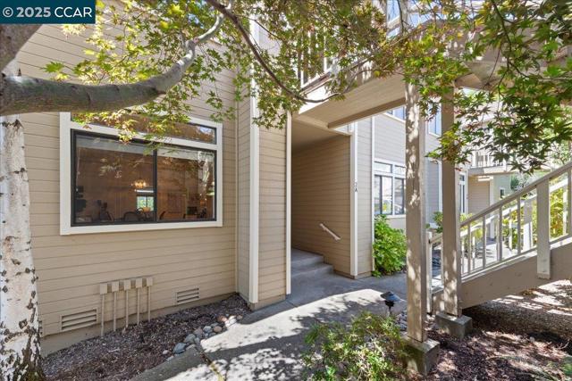 5501 Terra Granada Dr, Walnut Creek CA: https://media.crmls.org/mediaz/06944594-5bc7-4657-90fd-639a8c5534ff.jpg