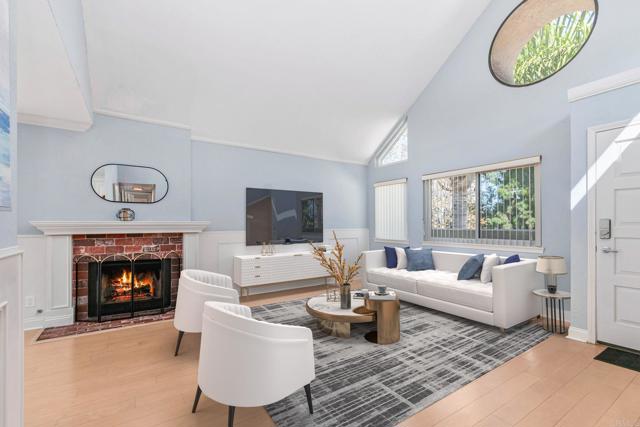 Detail Gallery Image 4 of 40 For 383 N Melrose Dr #F,  Vista,  CA 92083 - 2 Beds | 2 Baths