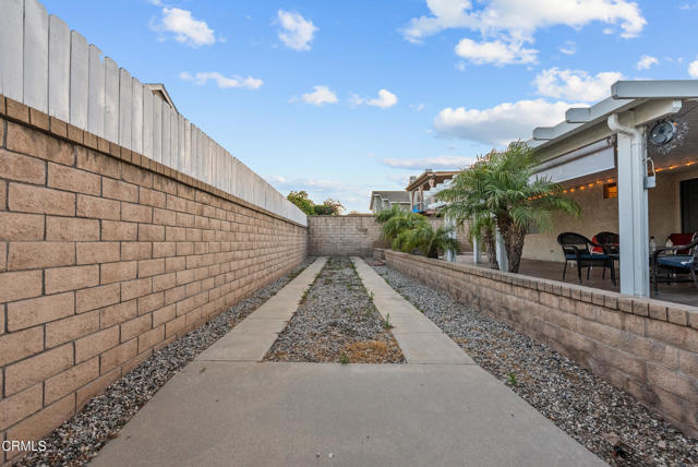 1306 Bluejay Street, Fillmore CA: https://media.crmls.org/mediaz/06959925-9bea-4a9b-96fa-341dc25a4c5c.jpg