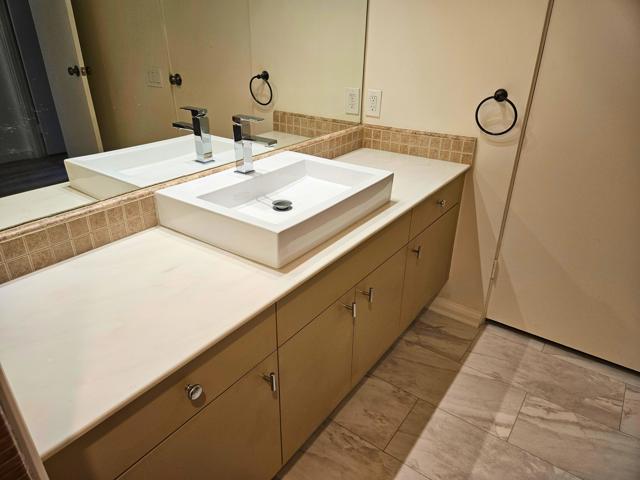 46638 Arapahoe Lane, Indian Wells CA: https://media.crmls.org/mediaz/06962b5e-0c08-4517-91f9-768f7b3e0e9d.jpg