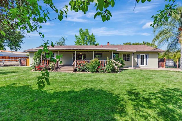 10495 Garcia Lane, Gilroy CA: https://media.crmls.org/mediaz/06964251-a9f8-4033-aa83-b3b603380097.jpg