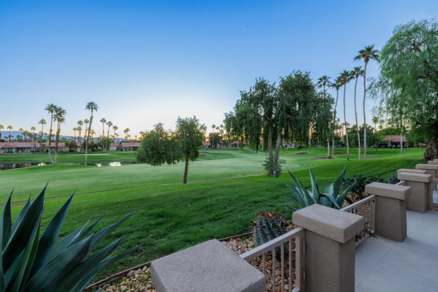 38348 Zinnia E Lane, Palm Desert CA: https://media.crmls.org/mediaz/06967889-15d1-4b77-9426-f58c9117dc00.jpg