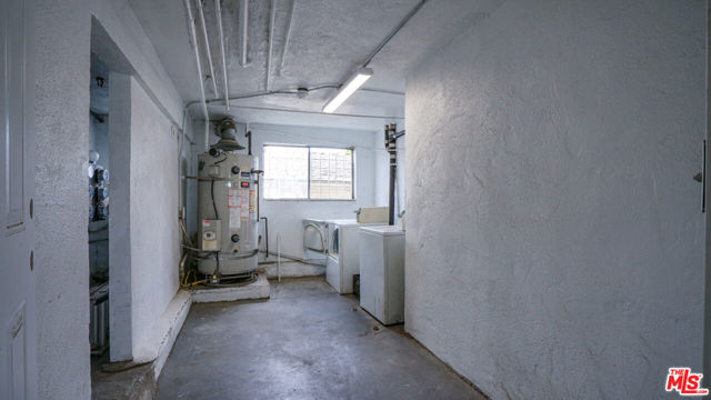 5342 Lexington Avenue, Los Angeles CA: https://media.crmls.org/mediaz/06971ed1-c22e-46dc-babd-6843919ec155.jpg