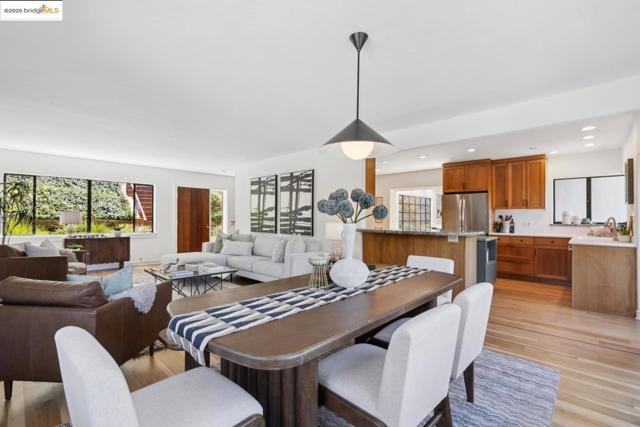 1127 Hillview RD, Berkeley CA: https://media.crmls.org/mediaz/06974529-ef57-46f0-82e2-99f61f1b9920.jpg