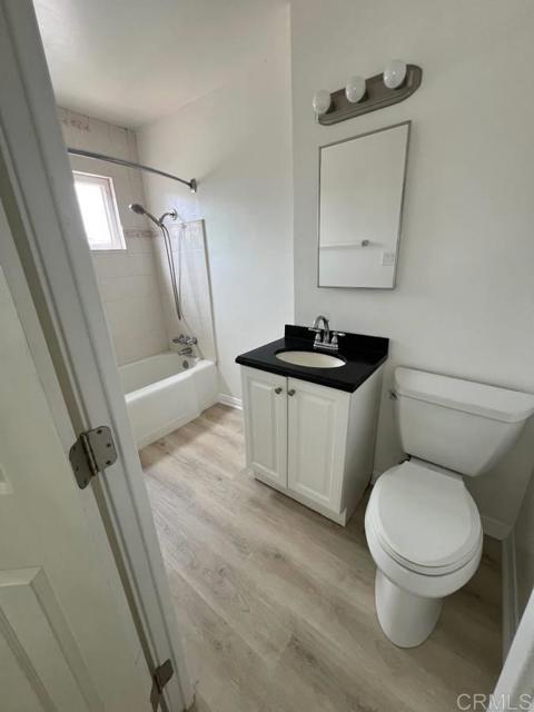 3327 Tyler St, Carlsbad CA: https://media.crmls.org/mediaz/069811a0-d3ea-423b-b230-bd955c05ee7e.jpg