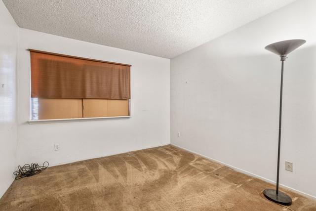 38280 Chuperosa Lane, Cathedral City CA: https://media.crmls.org/mediaz/069927ce-86eb-49cf-82ea-424c8a27a7f8.jpg
