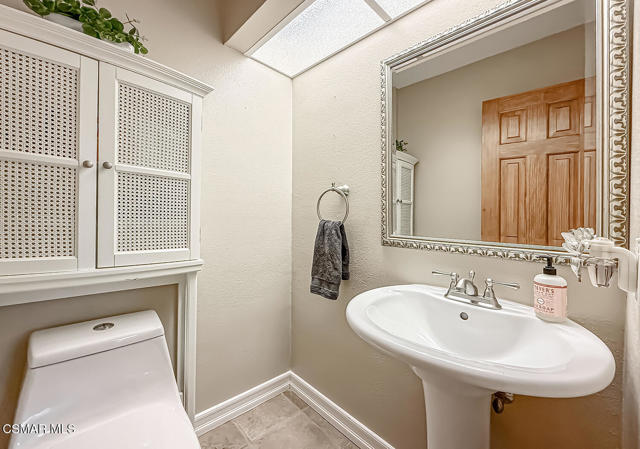 2514 Glenhurst Court, Simi Valley CA: https://media.crmls.org/mediaz/069a872c-1d1c-4795-9734-93610d7b6682.jpg