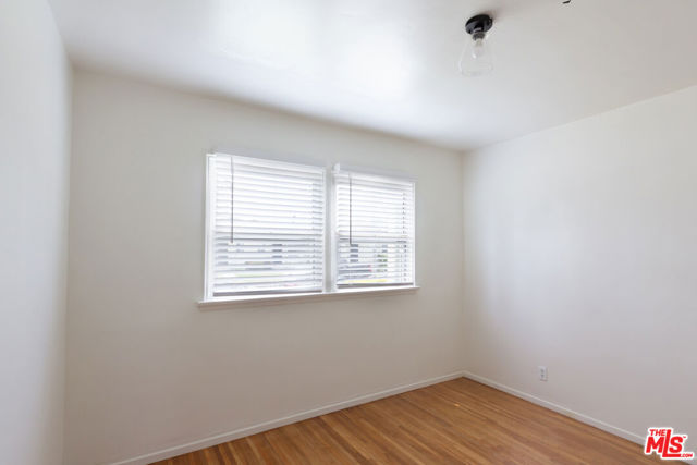 2598 Amherst Ave, Los Angeles CA: https://media.crmls.org/mediaz/069abbe2-755e-4ff9-aca3-f29b95b505b8.jpg