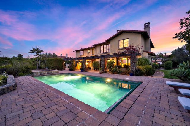 7727 Via Zafiro, San Diego CA: https://media.crmls.org/mediaz/069ac149-50ad-47d6-b327-77eab2dc2b93.jpg
