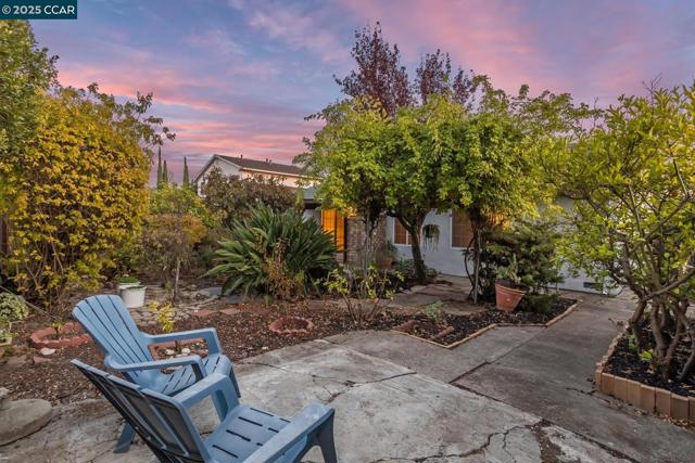 1769 Redwood Rd, Hercules CA: https://media.crmls.org/mediaz/069ad53d-18ed-463e-9e65-67fe6655f346.jpg