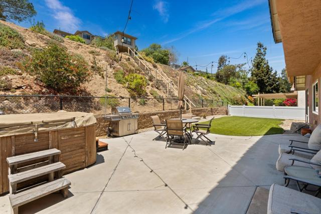 17078 Matinal Rd, San Diego CA: https://media.crmls.org/mediaz/069b43dc-7cab-44af-82cf-a6aec3c570fb.jpg