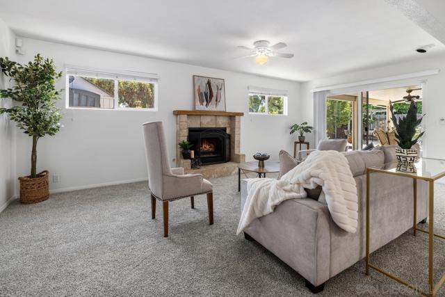 271 Gull Pl, El Cajon CA: https://media.crmls.org/mediaz/069c49f5-bfdf-47dd-852d-bb54c0d461ac.jpg