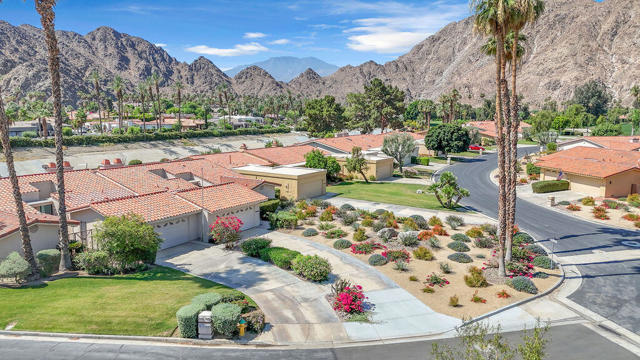 78565 Vista Del Fuente, Indian Wells CA: https://media.crmls.org/mediaz/069cb260-5419-43df-8454-92ebeda1f8e0.jpg