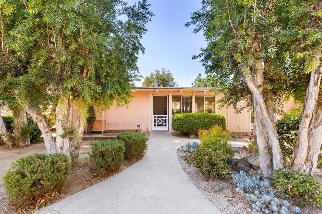 8968 Rocket Ridge Rd, Lakeside CA: https://media.crmls.org/mediaz/069d7c65-dc73-44b3-9926-ba330671fc51.jpg
