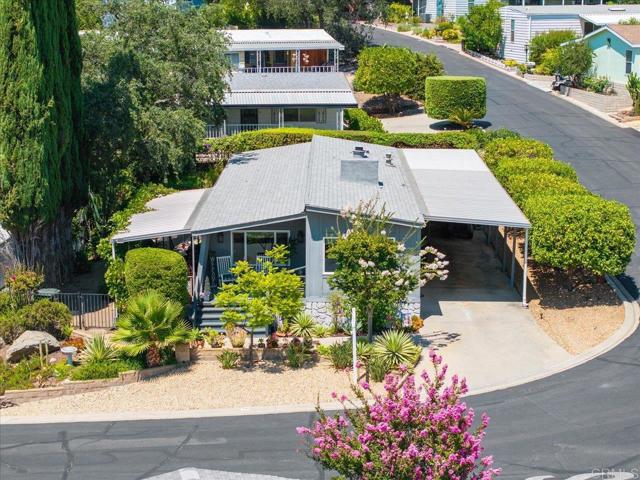 18218 Paradise Mountain Rd, Valley Center CA: https://media.crmls.org/mediaz/069dab46-43b2-4db1-b673-4b2039571f1a.jpg