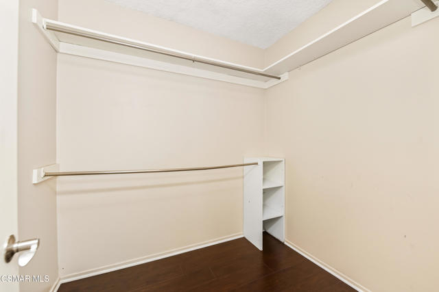 20027 Hiawatha Street, Chatsworth CA: https://media.crmls.org/mediaz/069db85f-f9e8-4763-b3f9-9dacad8a5ea9.jpg