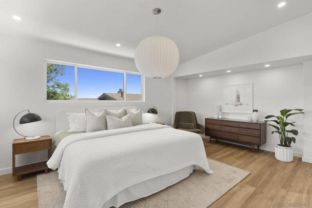 5851 Box Canyon, La Jolla CA: https://media.crmls.org/mediaz/069e7789-17a5-488d-8222-805439b4908c.jpg