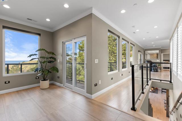674 Corona Dr, Pacifica CA: https://media.crmls.org/mediaz/069ec06f-0046-4240-8123-0e4b74d8a2bc.jpg