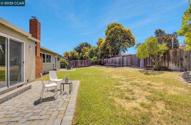 9821 Broadmoor Dr, San Ramon CA: https://media.crmls.org/mediaz/069ee4dc-d219-491b-9bf6-c8f60364c173.jpg