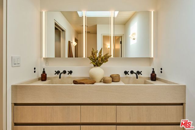 23515 Malibu Colony Road, Malibu CA: https://media.crmls.org/mediaz/069f9152-1f30-4e6b-b894-3a2b4c27deeb.jpg