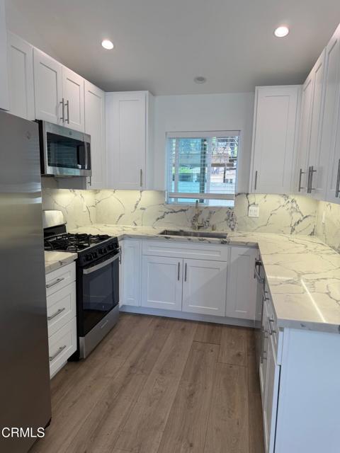 Detail Gallery Image 4 of 9 For 1298 N Dominion Ave, Pasadena,  CA 91104 - 2 Beds | 2 Baths