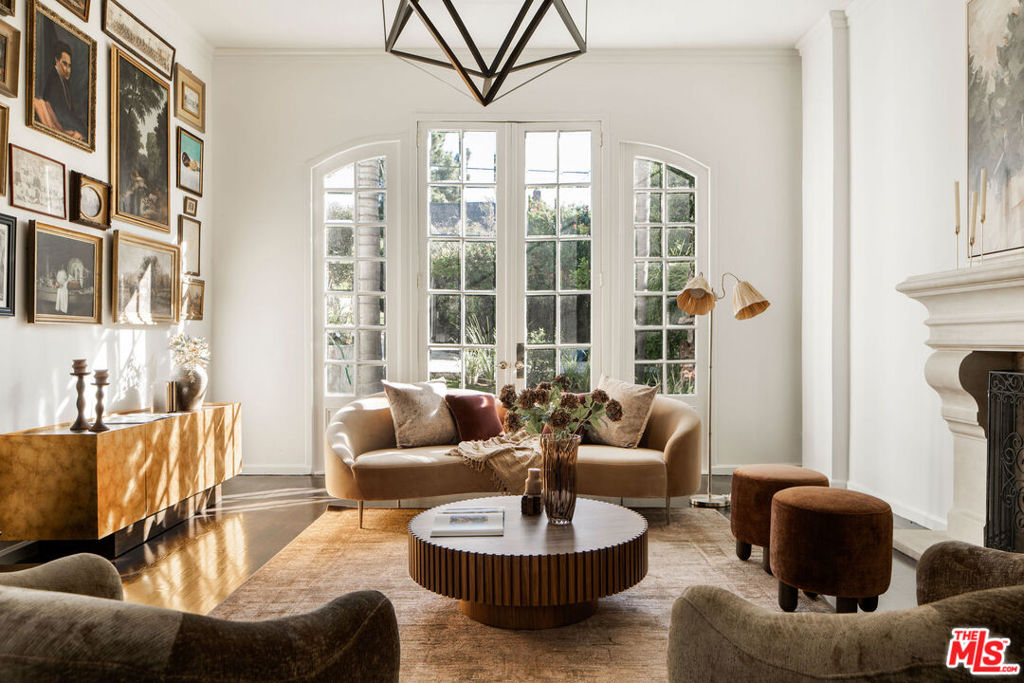 1737 N Stanley Avenue