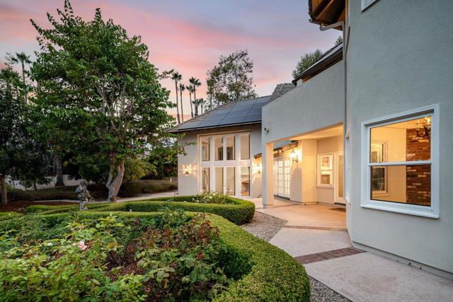 6295 Avenida Floresta, Rancho Santa Fe CA: https://media.crmls.org/mediaz/06a0836e-bbde-4cb1-94a8-5eda05e6a49b.jpg