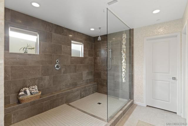 Image 9 of 28 For 8336 Summit Way