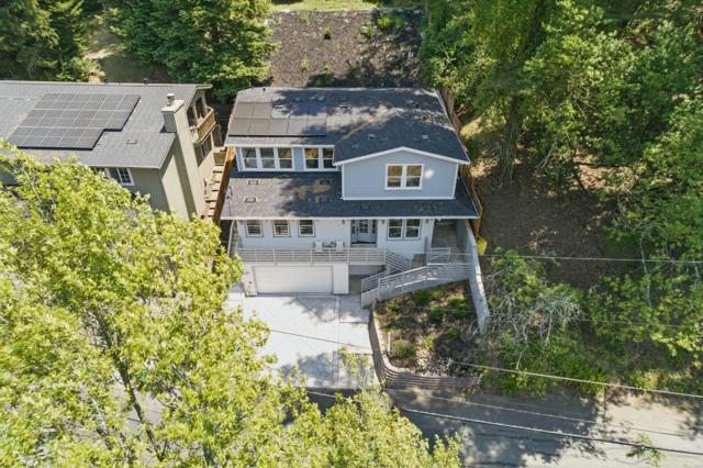 6868 Moore Drive, Oakland CA: https://media.crmls.org/mediaz/06a1329f-2f19-4e79-8c21-81396d59f11e.jpg