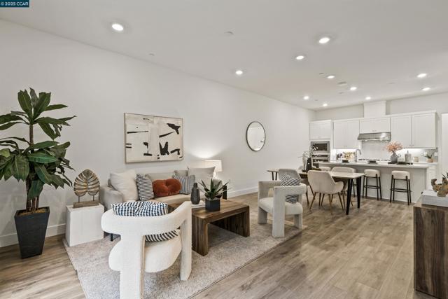 301 Stone Pine Terrace, Sunnyvale CA: https://media.crmls.org/mediaz/06a1ec85-40d5-4bdb-998a-19a5ba94136a.jpg