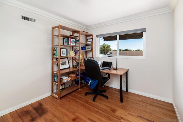4737 Baylor Dr, San Diego CA: https://media.crmls.org/mediaz/06a2199b-693e-49fd-9bfa-50e1be7d0434.jpg