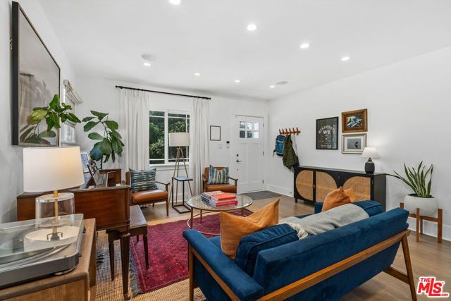 4139 Camero Avenue, Los Angeles CA: https://media.crmls.org/mediaz/06a23344-7ecf-4c23-861b-f87c84251f0d.jpg