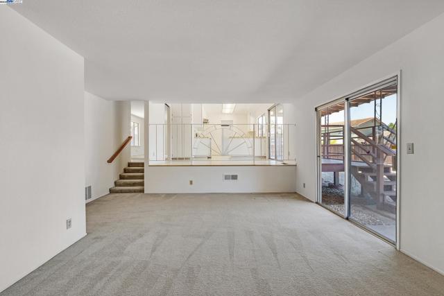 1849 Springsong Dr, San Jose CA: https://media.crmls.org/mediaz/06a29b02-dd59-45d6-9a53-0b55ca35a73a.jpg