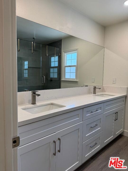 8408 Fable Avenue, West Hills CA: https://media.crmls.org/mediaz/06a2ce56-0a08-4f0d-a136-e30f81a15e43.jpg
