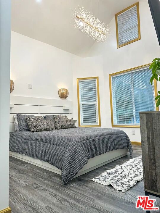 346 Laveta Terrace photo 15
