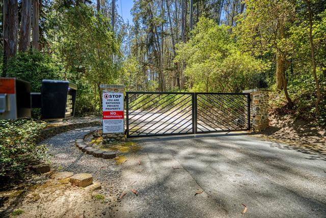 16 Potbelly Beach Road, Aptos CA: https://media.crmls.org/mediaz/06a35e91-fd5c-444d-b04c-89ef16afe388.jpg