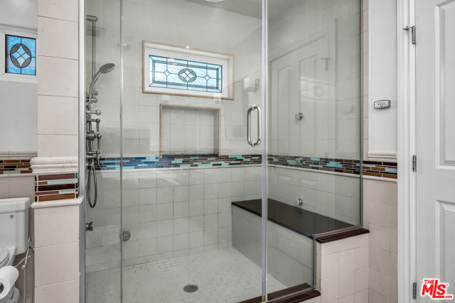 4311 Coquette Place, Tarzana CA: https://media.crmls.org/mediaz/06a3afda-90bb-4f16-a89d-6d57295b75db.jpg