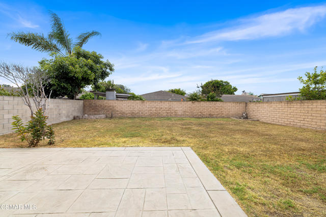 350 Campbell Way, Oxnard CA: https://media.crmls.org/mediaz/06a3bff9-0471-412c-a52c-17ccebe51915.jpg