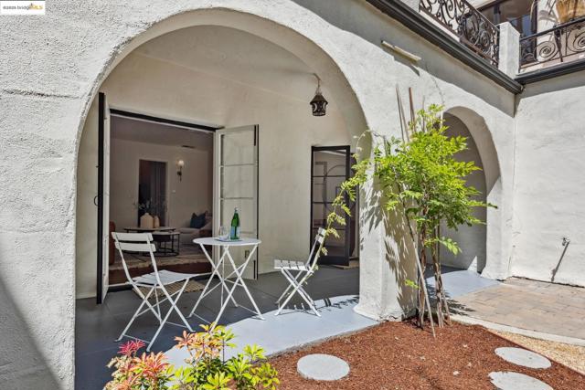 356 Mountain Avenue, Piedmont CA: https://media.crmls.org/mediaz/06a43023-d593-49f4-ac9c-a24be2472d53.jpg