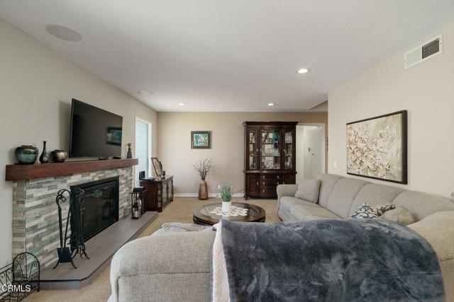 8423 Hollister Street, Ventura CA: https://media.crmls.org/mediaz/06a47640-e05f-474f-9cae-c63777bbcf9c.jpg