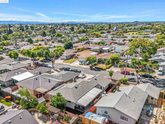 589 Evangeline Way, Hayward CA: https://media.crmls.org/mediaz/06a4cacd-2617-4563-a73e-9579d1f54c35.jpg