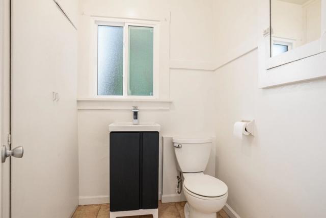 831 E 17th Street, Oakland CA: https://media.crmls.org/mediaz/06a51fb6-e0a3-46cd-82c3-649b2563c7f7.jpg