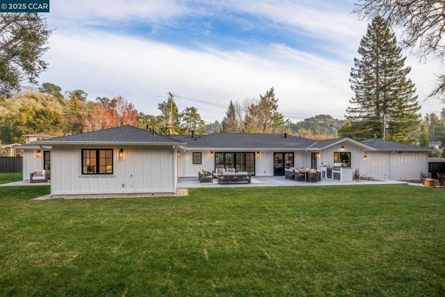 181 Lombardy Lane, Orinda CA: https://media.crmls.org/mediaz/06a58ec9-aa43-4688-b477-6f08a6bf955a.jpg